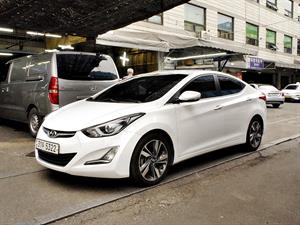 HYUNDAI Avante - Vista 3