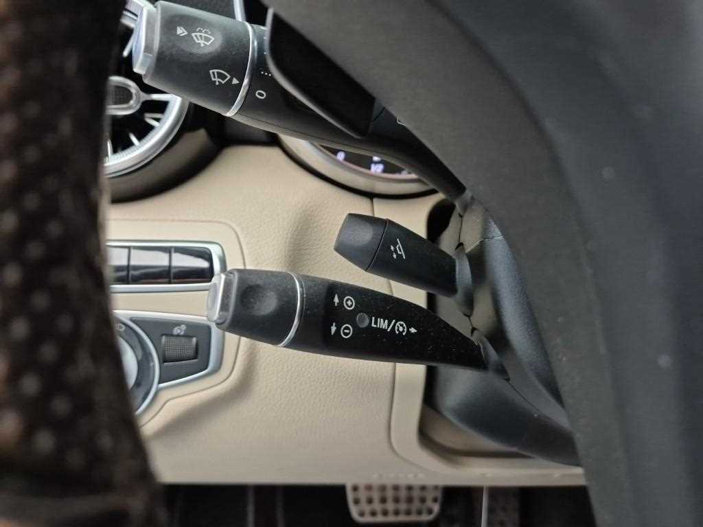 Mercedes Benz C Class 2016 Gris - Importación desde Corea - HF Imports Iquique - Foto 14