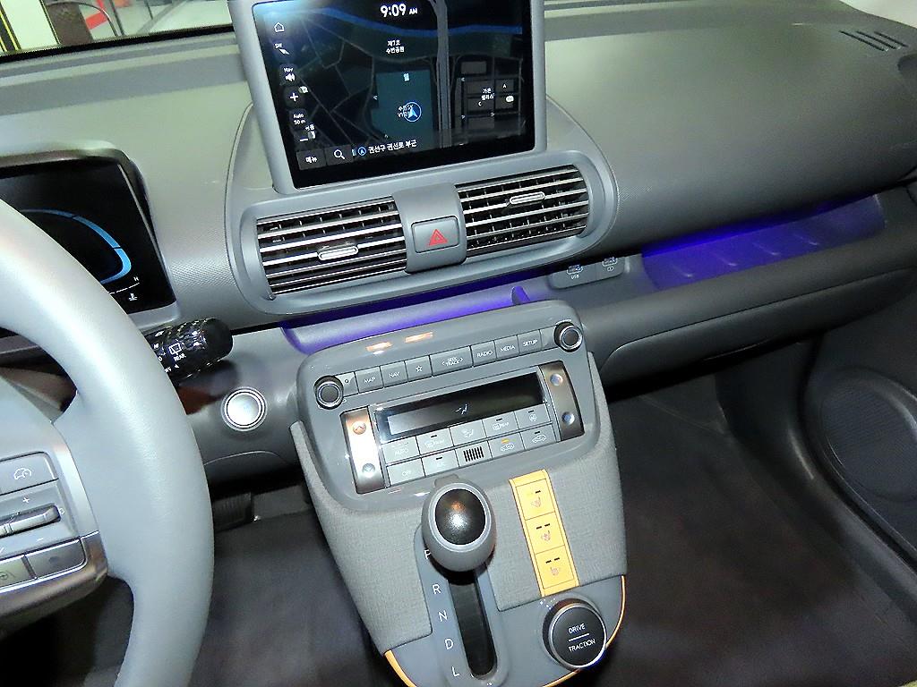 HYUNDAI Casper - Vista 11