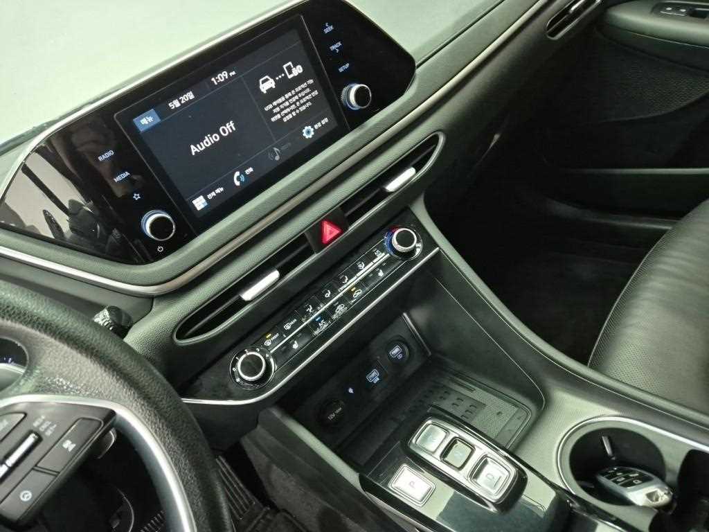 HYUNDAI Sonata - Vista 10