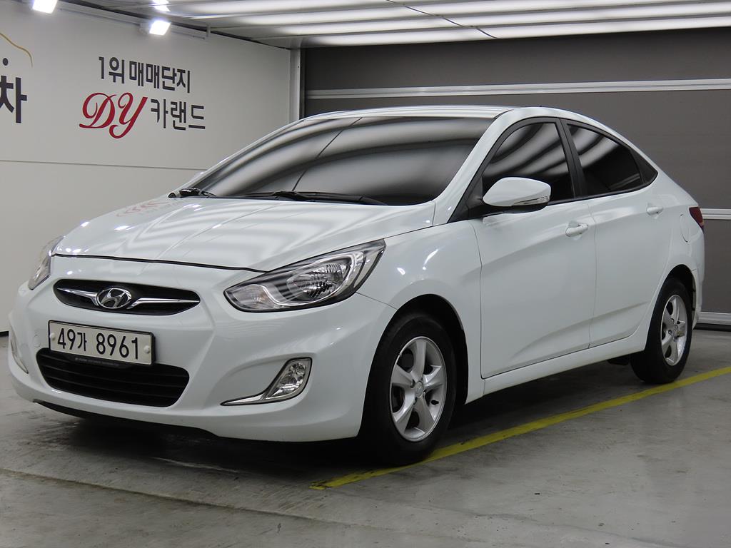 HYUNDAI Accent 2015 Blanco - Importación desde Corea - HF Imports Iquique - Foto 1