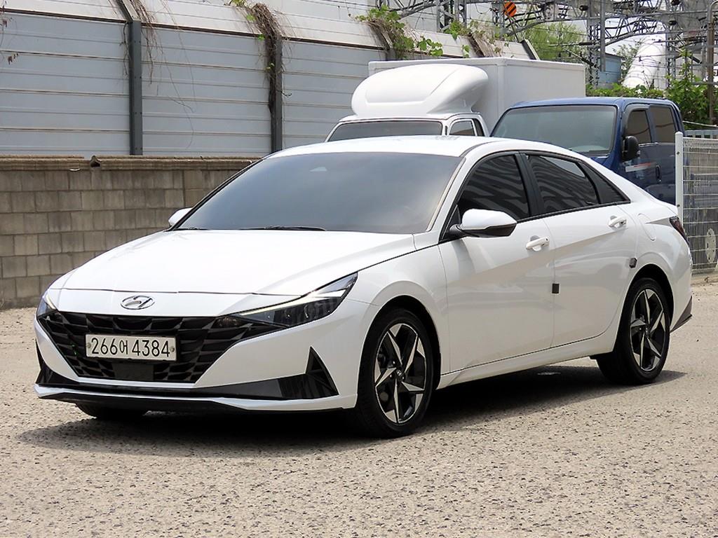 HYUNDAI Avante - Vista 2