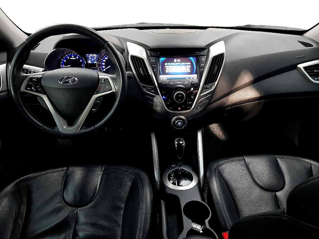 HYUNDAI Veloster - Vista 5