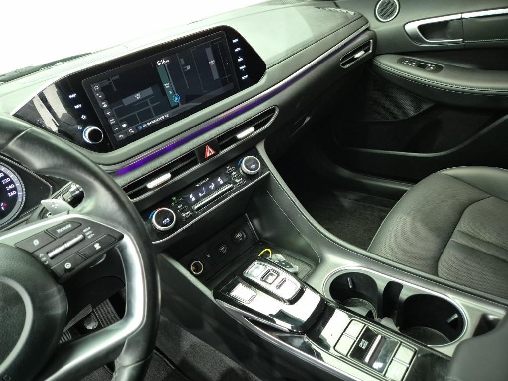 HYUNDAI Sonata - Vista 10