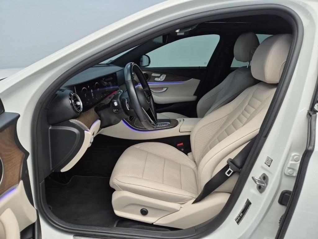 Mercedes Benz E class - Vista 11