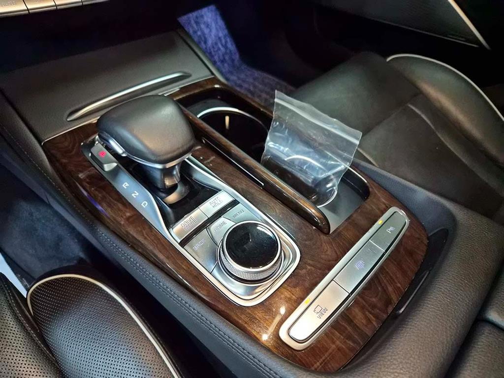 KIA K9 - Vista 12