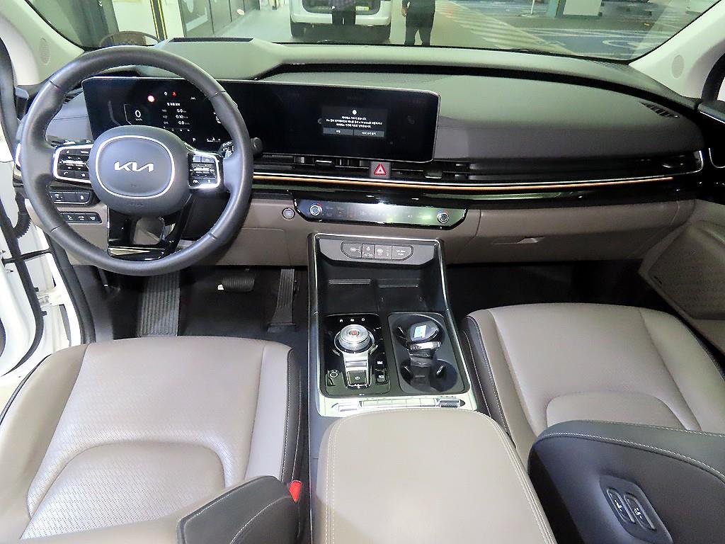 KIA Carnival - Vista 10