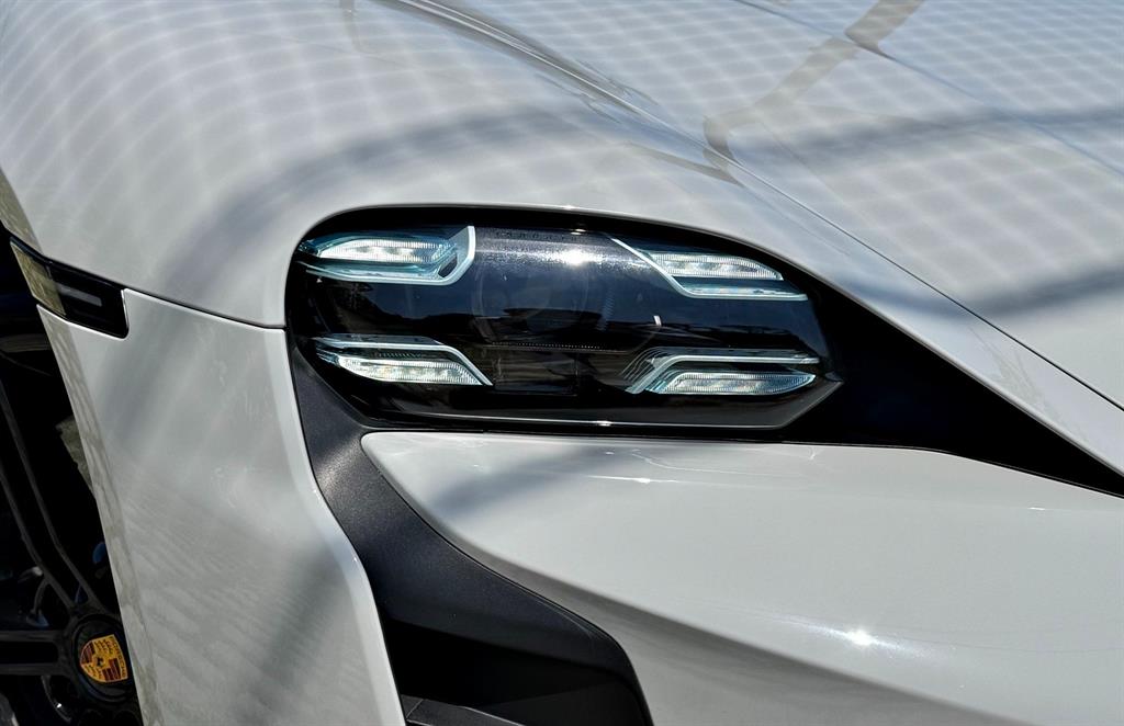 Porsche Taycan - Vista 3
