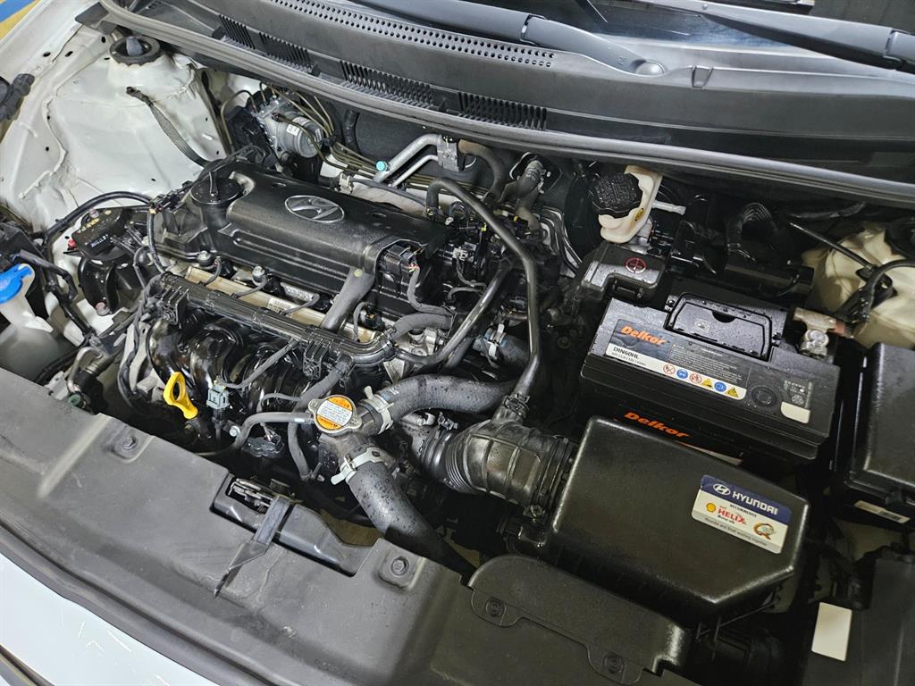 HYUNDAI Accent - Vista 7