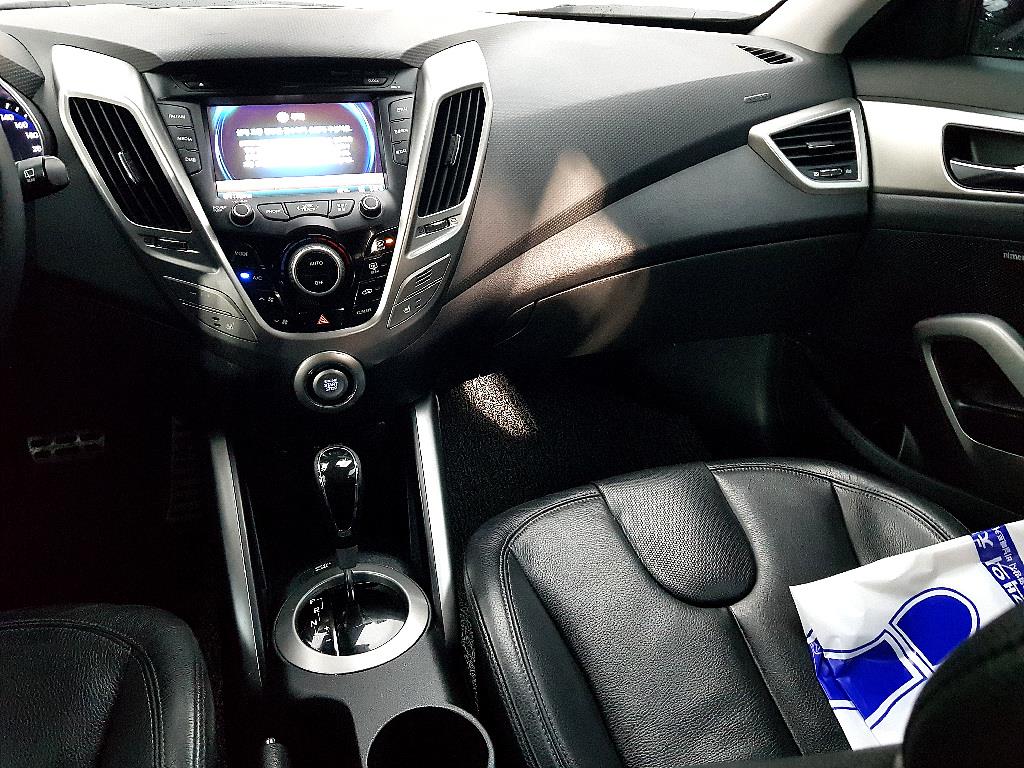 HYUNDAI Veloster - Vista 10