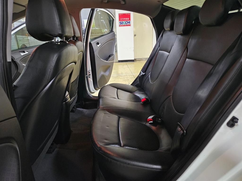HYUNDAI Accent 2016 Blanco - Importación desde Corea - HF Imports Iquique - Foto 17