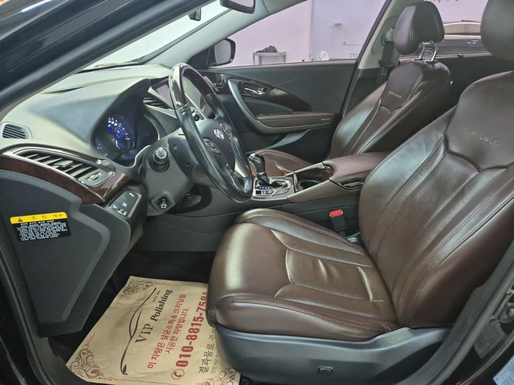 HYUNDAI Grandeur - Vista 11