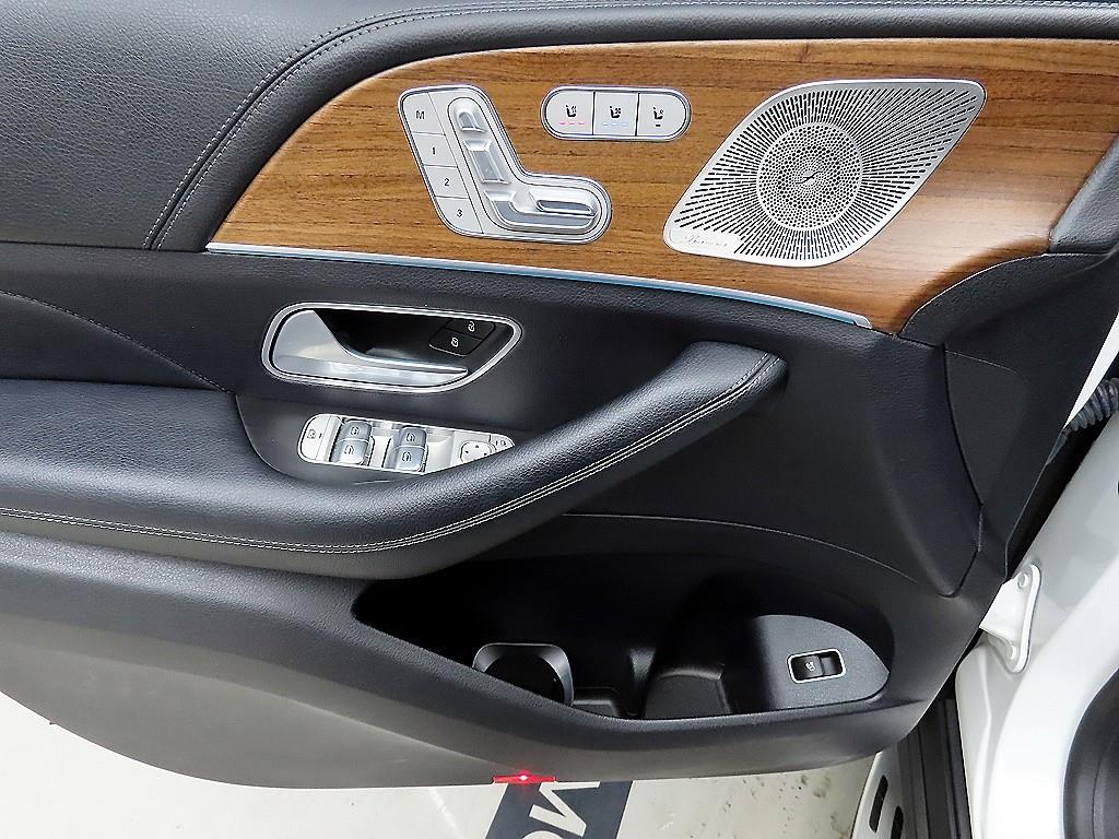 Mercedes Benz GLE Class - Vista 11