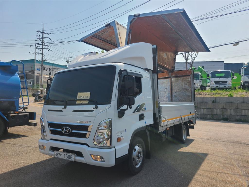 medium and large cargo truck - Vista 7