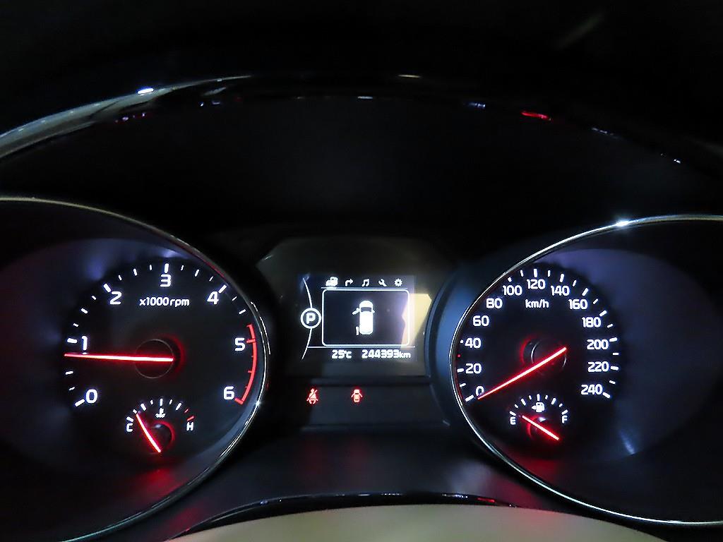 KIA Carnival - Vista 9