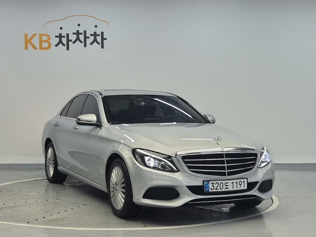 Mercedes Benz C Class - Vista 4