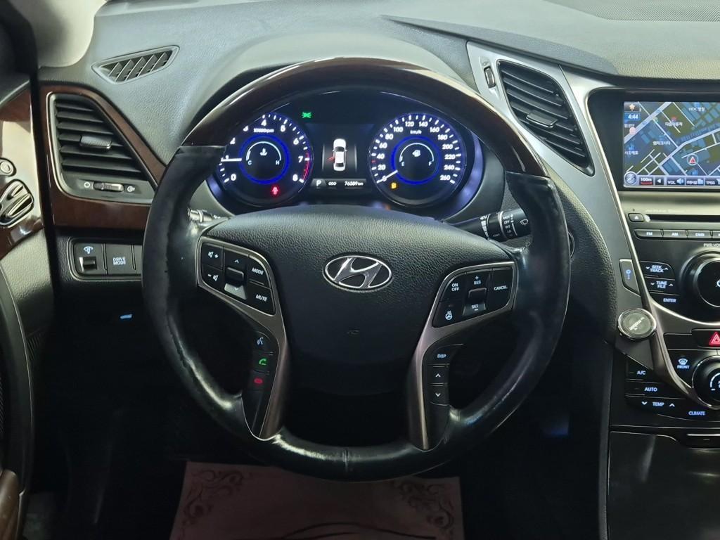 HYUNDAI Grandeur - Vista 9