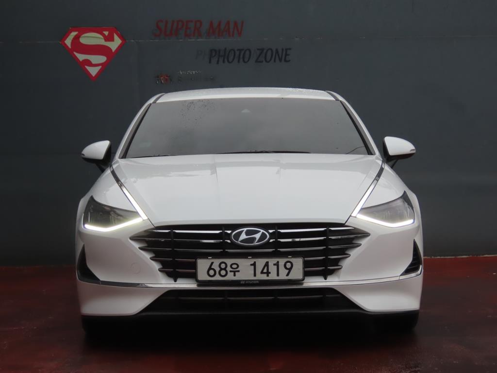 HYUNDAI Sonata - Vista 3