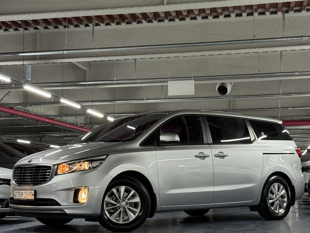 KIA Carnival 2015 Plateado - Importación desde Corea - HF Imports Iquique - Foto 1
