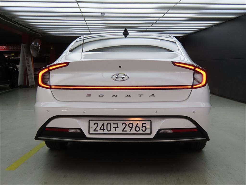 HYUNDAI Sonata - Vista 3