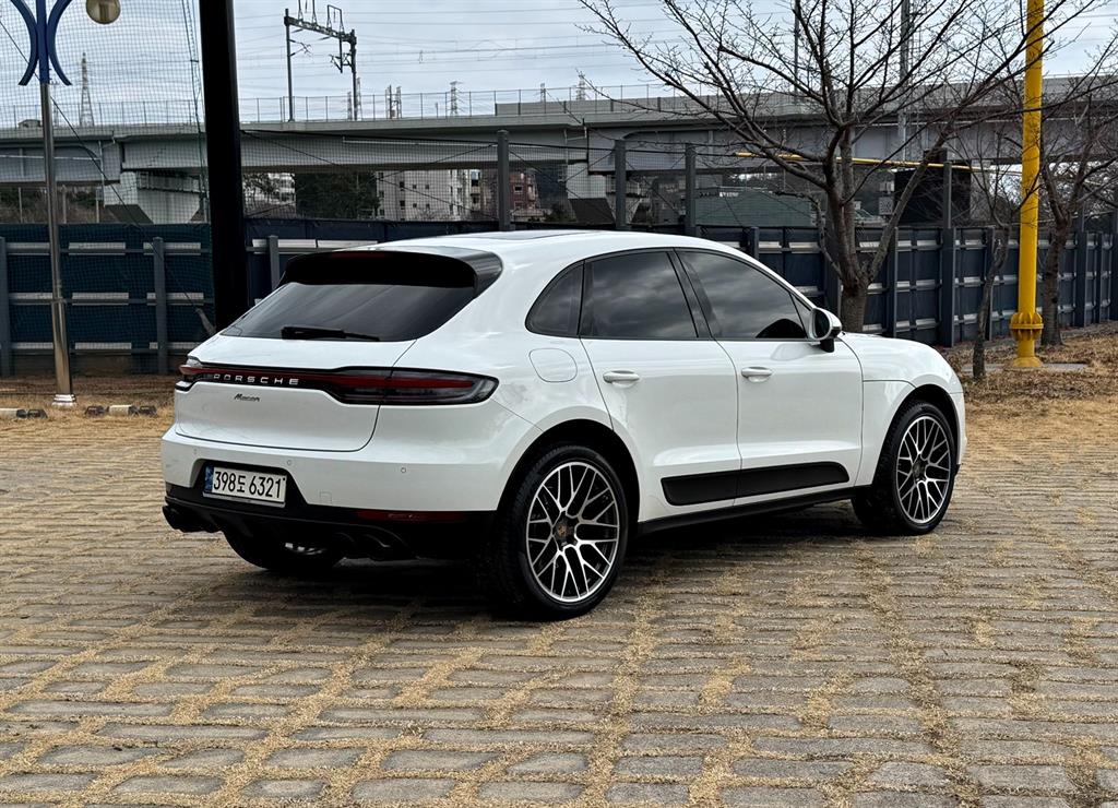 Porsche Macan - Vista 11