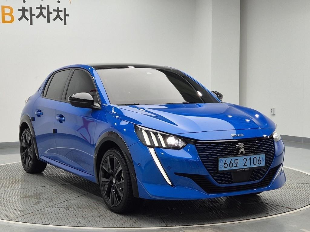 Peugeot 208 - Vista 4