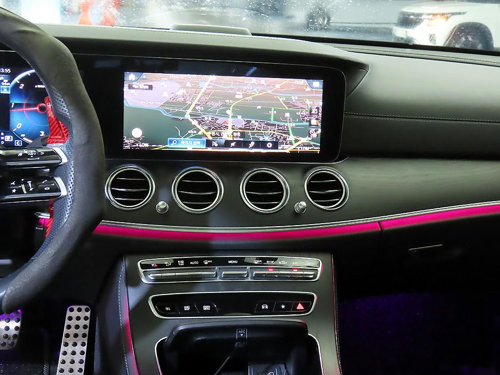 Mercedes Benz E class - Vista 11