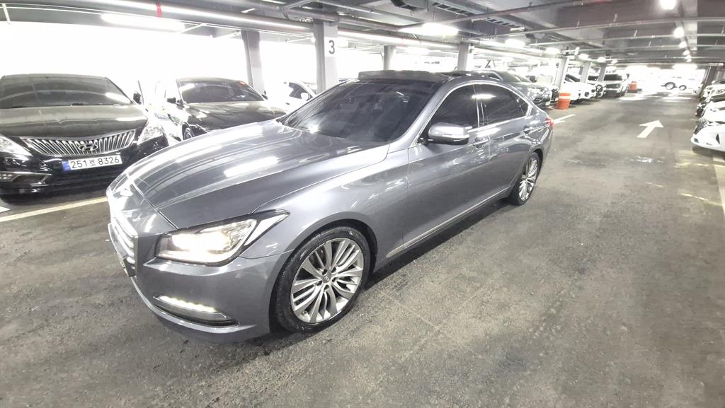 HYUNDAI Genesis - Vista 8