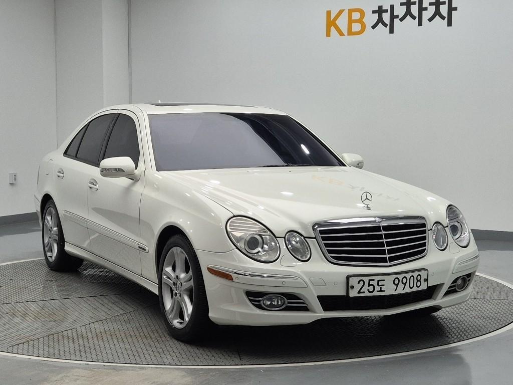Mercedes Benz E class - Vista 4