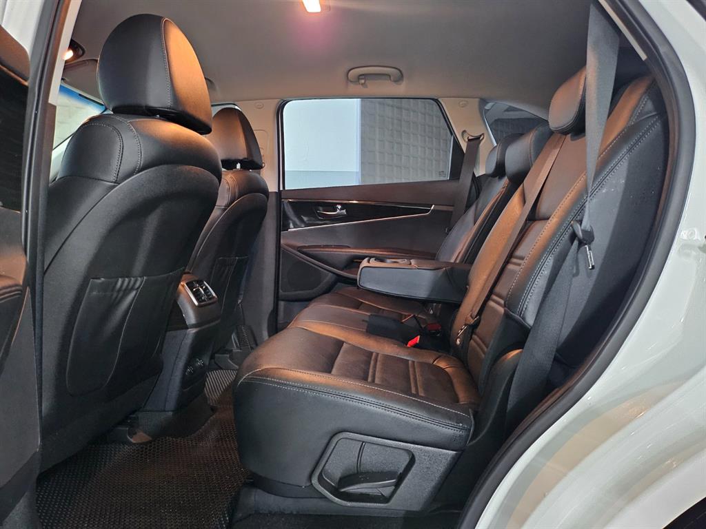 KIA Sorento - Vista 7
