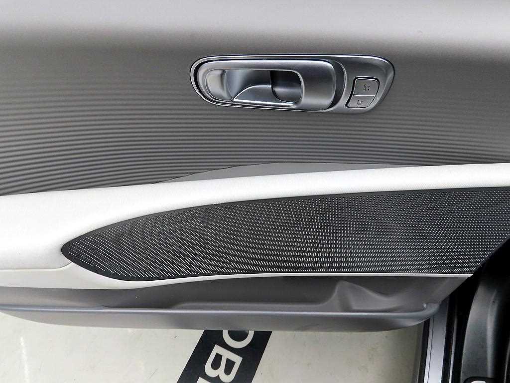 HYUNDAI Ioniq 6 - Vista 11