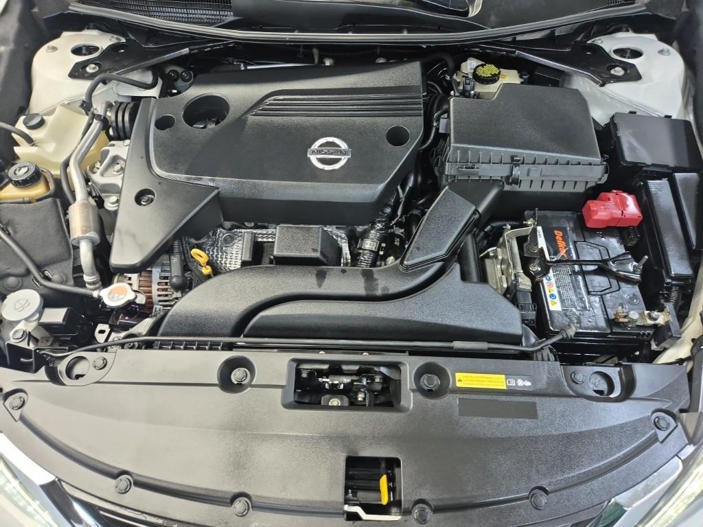 Nissan Altima - Vista 5