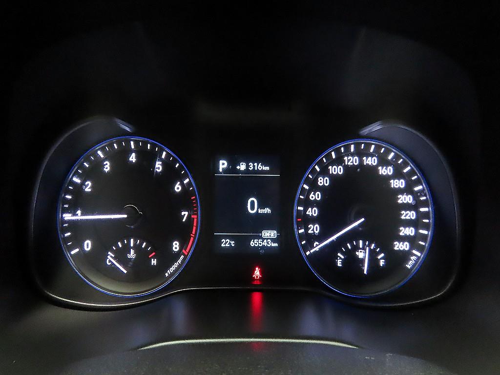HYUNDAI Kona - Vista 6