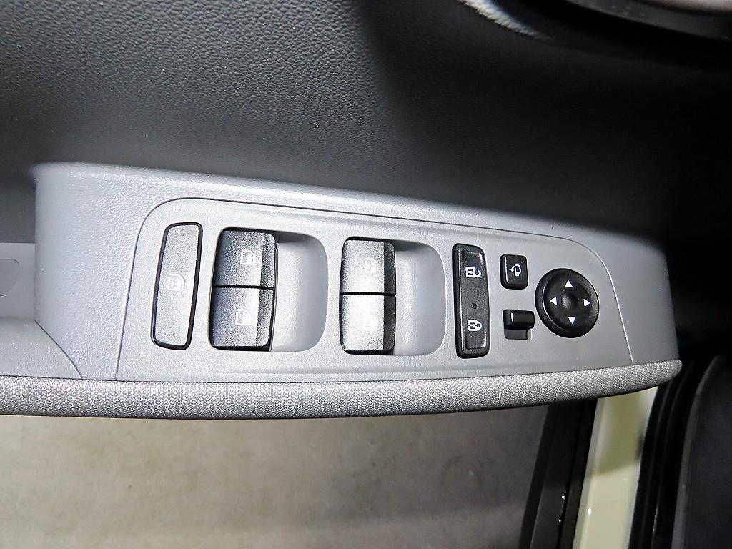 HYUNDAI Casper - Vista 12