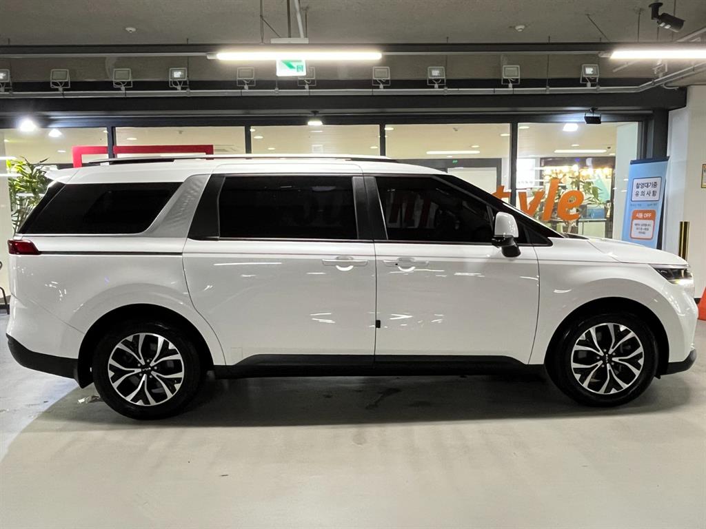 KIA Carnival - Vista 3