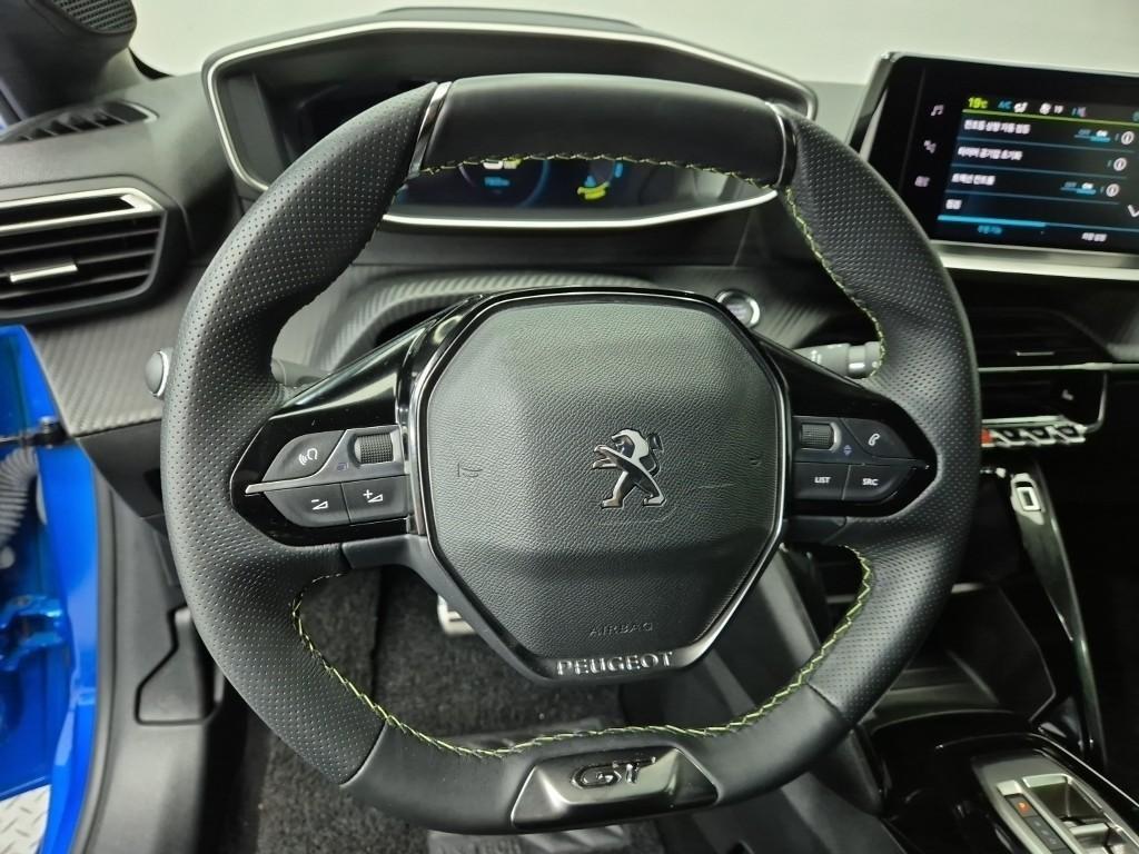 Peugeot 208 - Vista 9