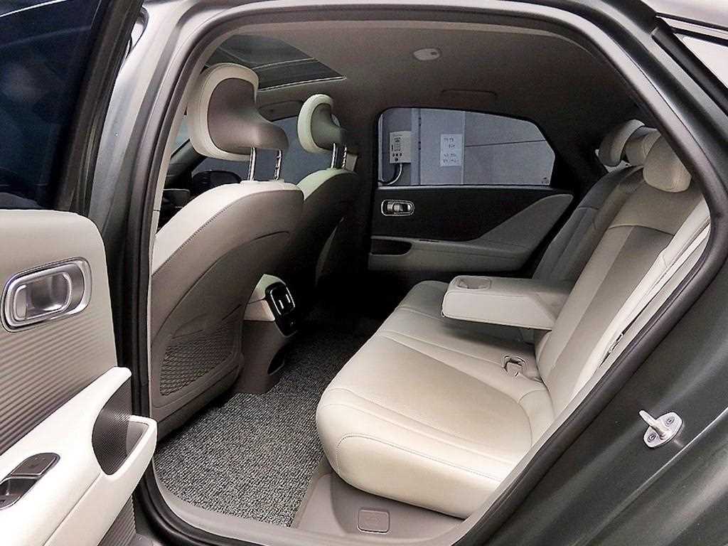 HYUNDAI Ioniq 6 - Vista 6