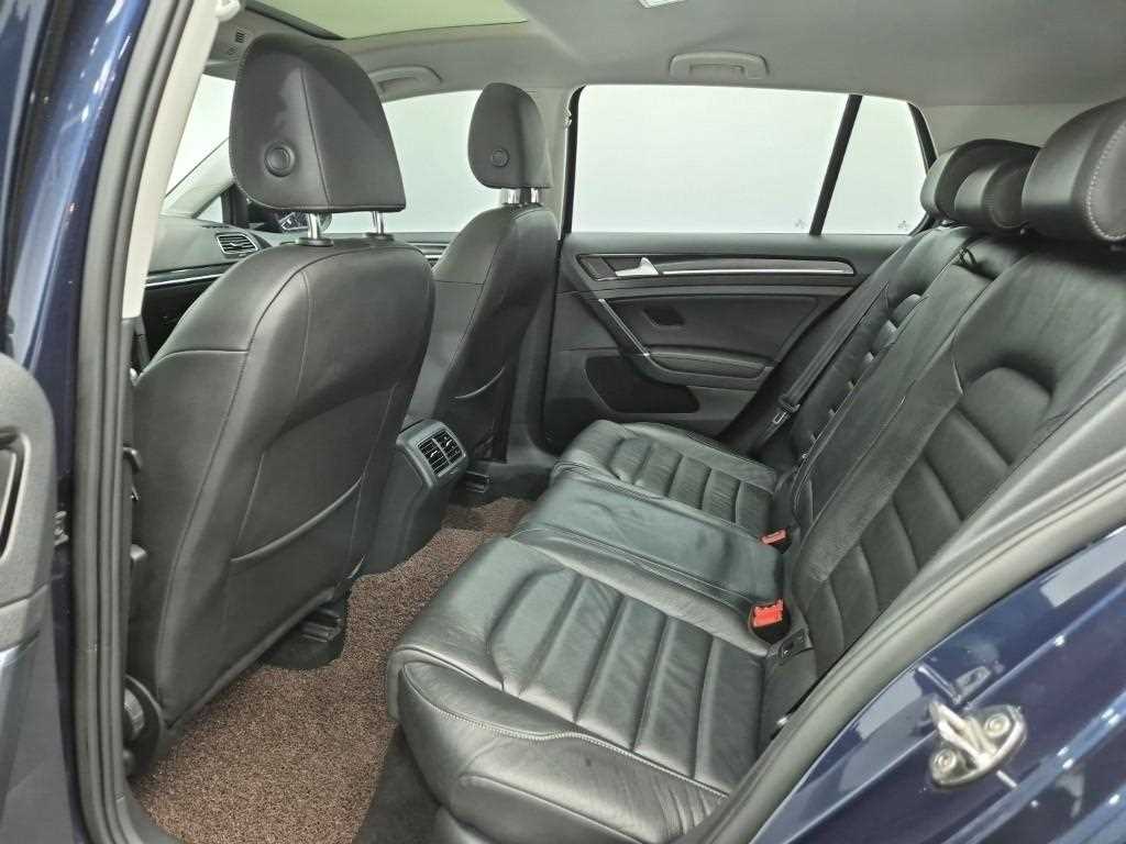Volkswagen Golf - Vista 12