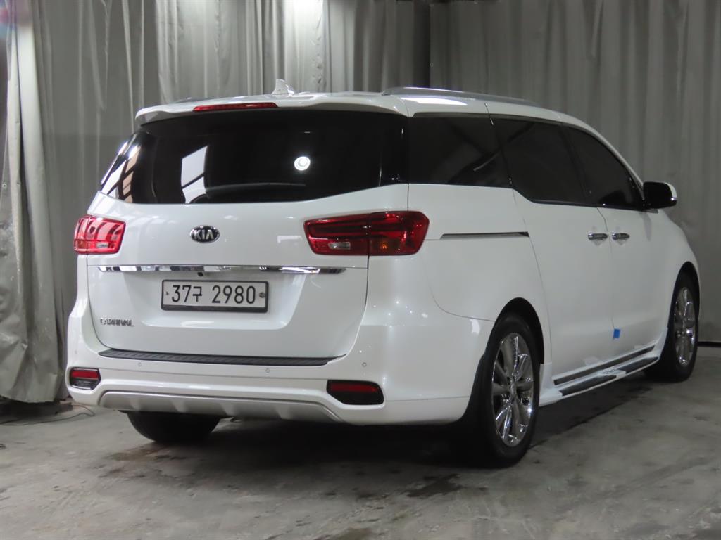 KIA Carnival - Vista 7