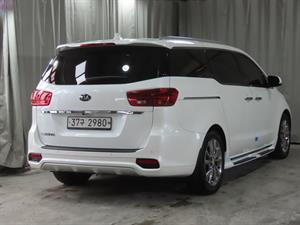 KIA Carnival - Vista 8
