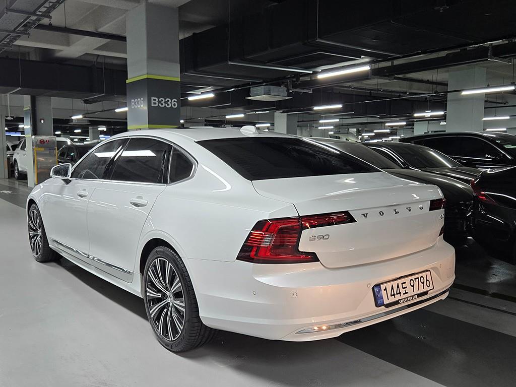 Volvo S90 - Vista 3