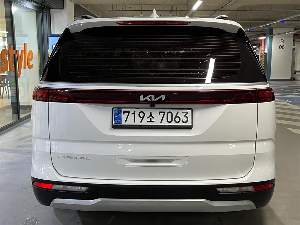 KIA Carnival - Vista 5