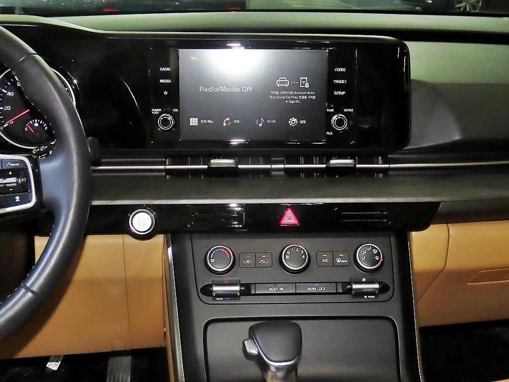 KIA Carnival - Vista 11