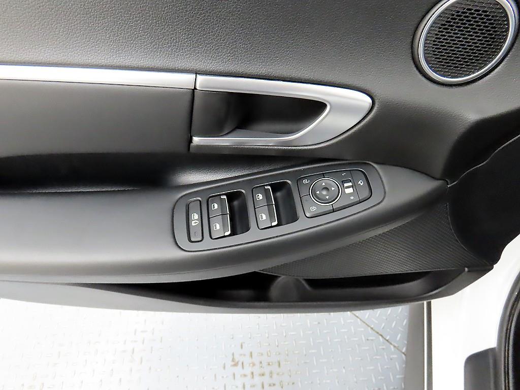 HYUNDAI Sonata - Vista 11
