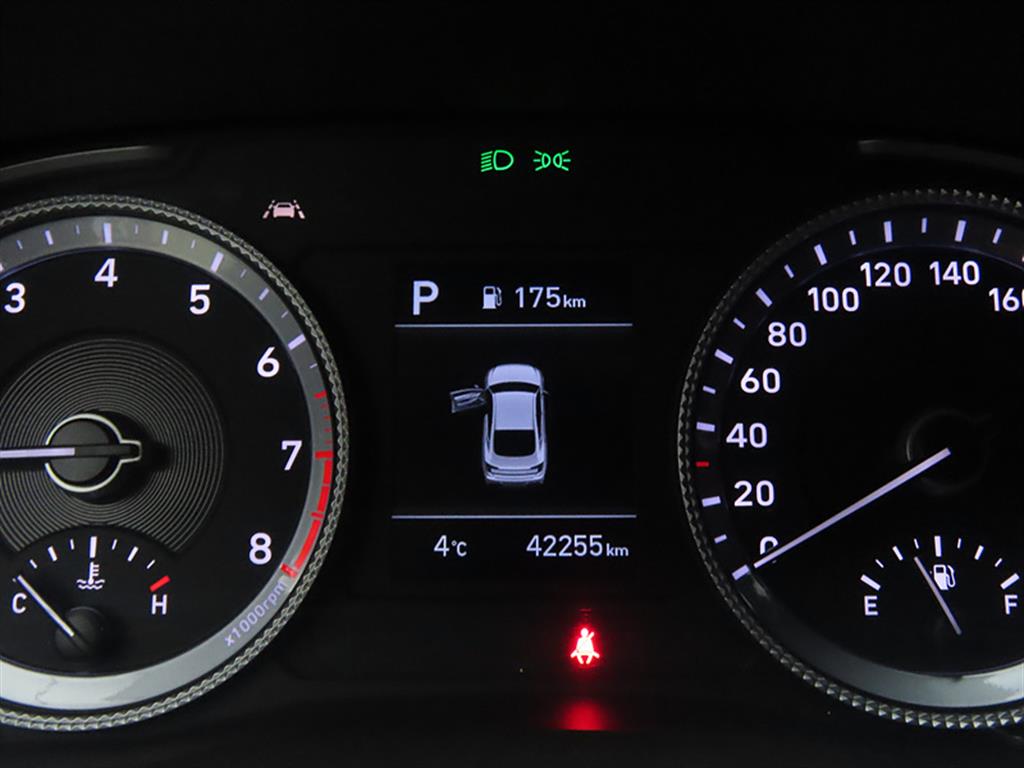 HYUNDAI Sonata - Vista 8