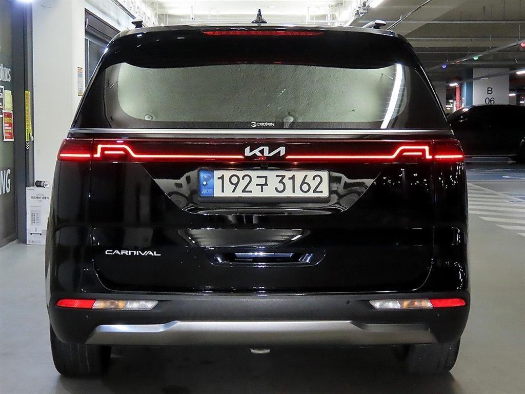 KIA Carnival - Vista 5