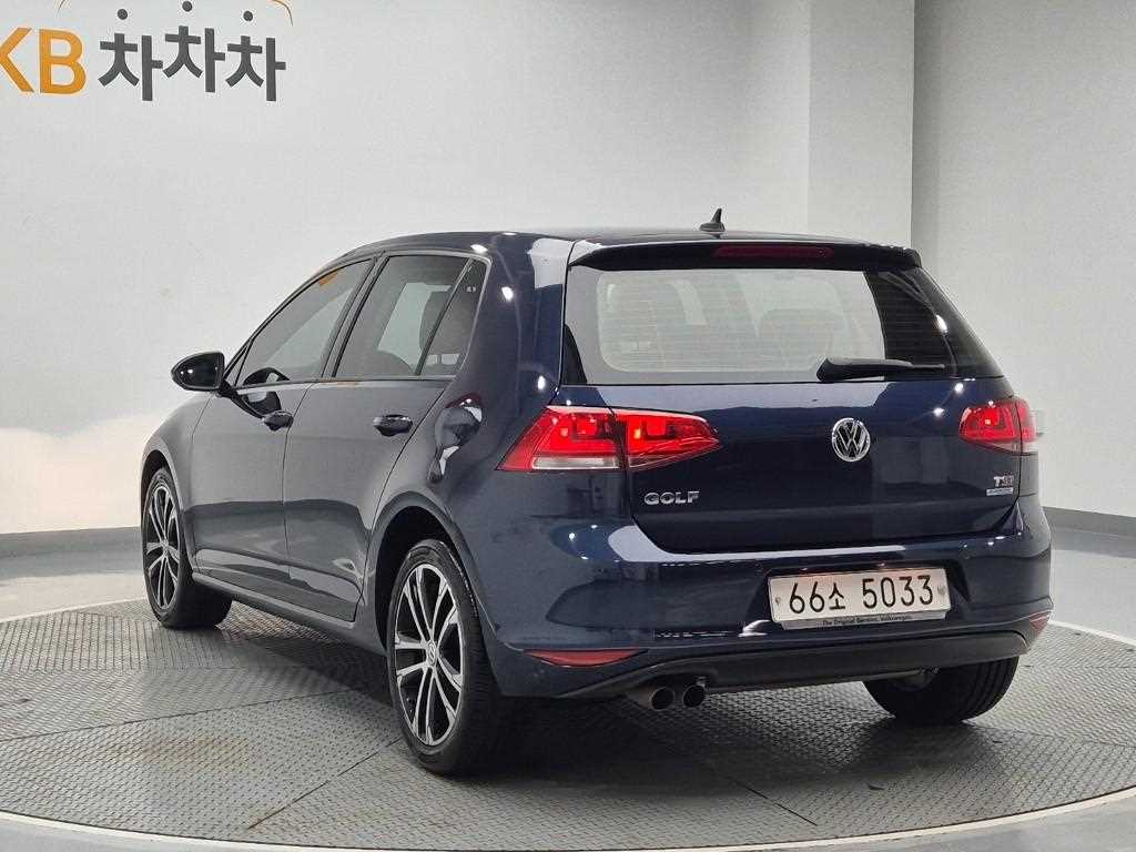 Volkswagen Golf - Vista 2