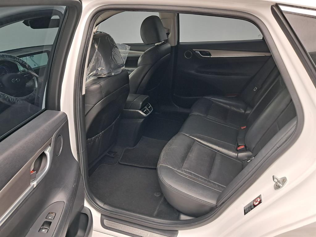 HYUNDAI Grandeur - Vista 12
