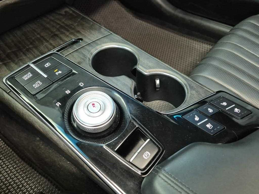 KIA K8 - Vista 8