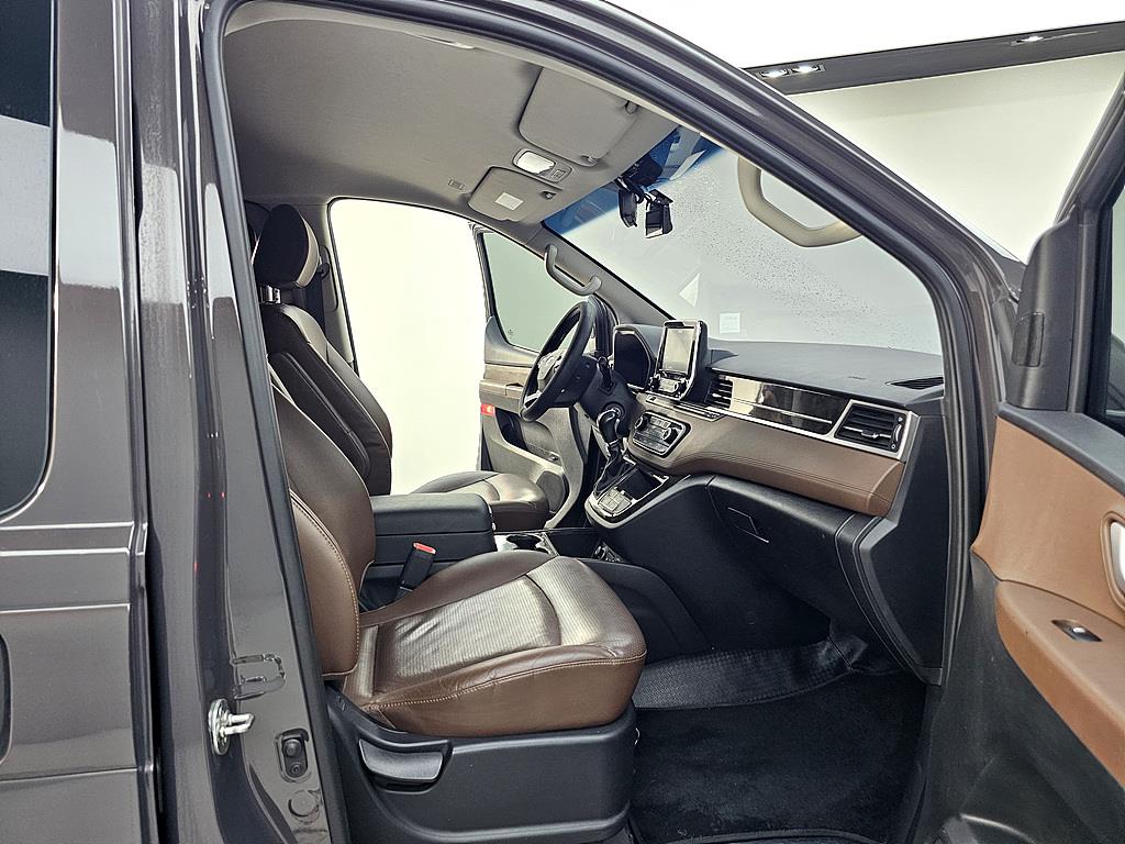 HYUNDAI Starex - Vista 11